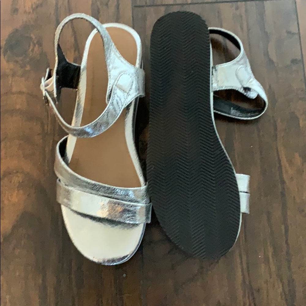 Platform Sandals - Picture 2 of 3